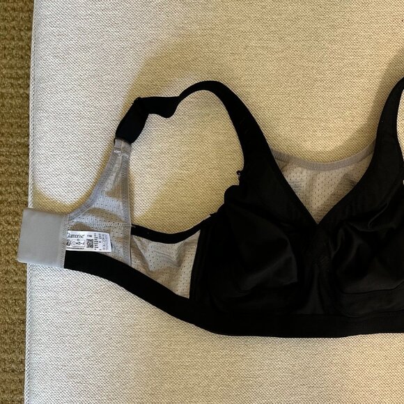 Glamorize Black and Gray Sports Bra size 40C Worn Once - Picture 4 of 5